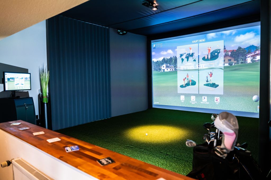 Das Startmenü des Indoor-Golf-Simulators